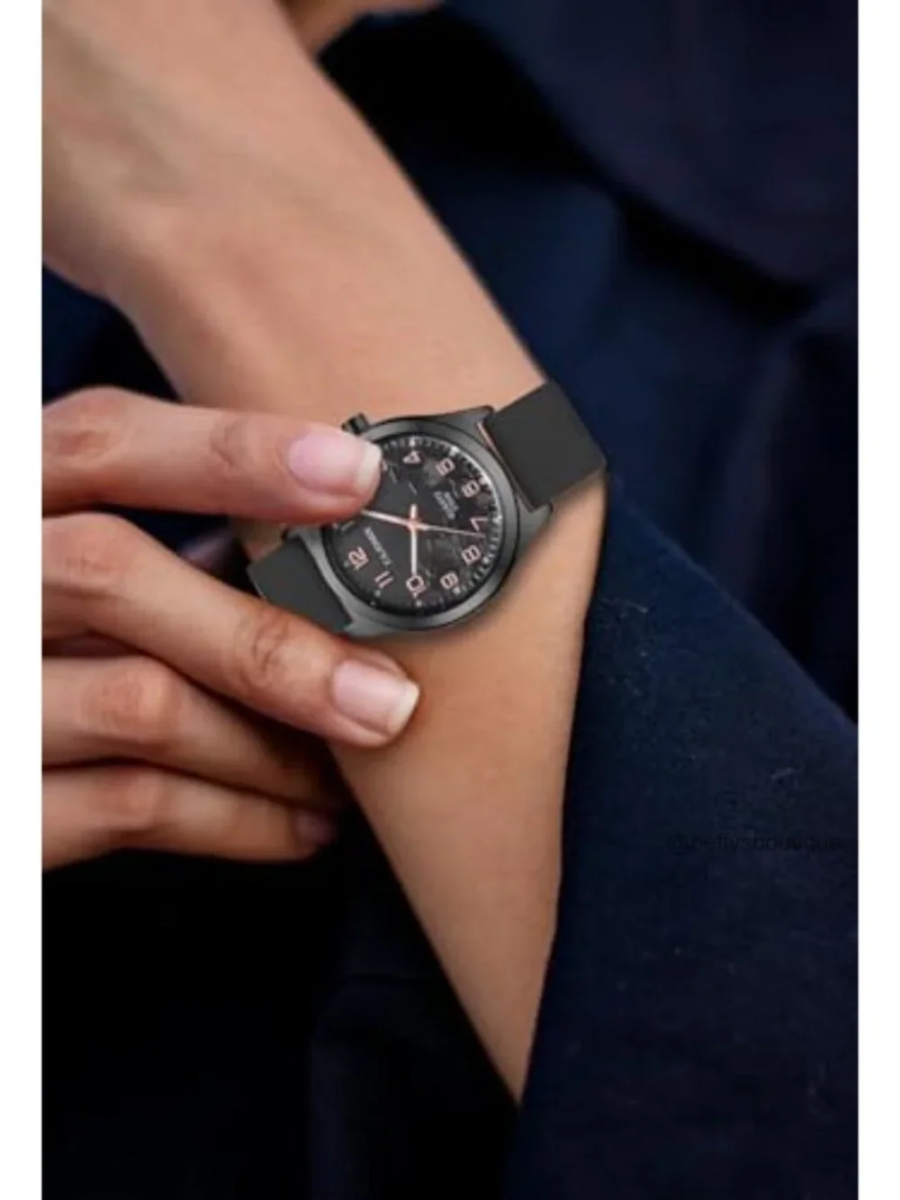 Women's Waterproof Quartz Analog Watch with Easy Read Dial and Rubber Silicone